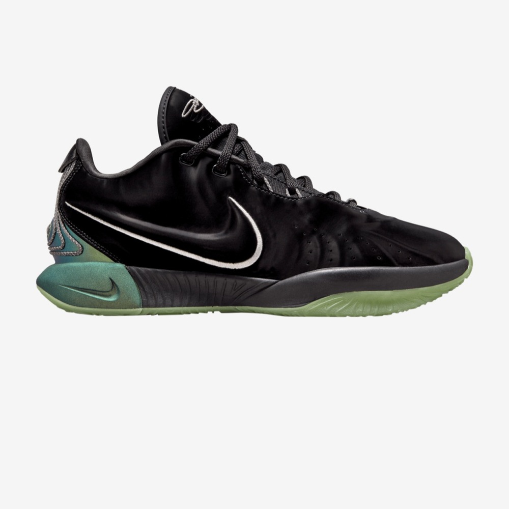 LeBron XXI SE (GS) Sneakers